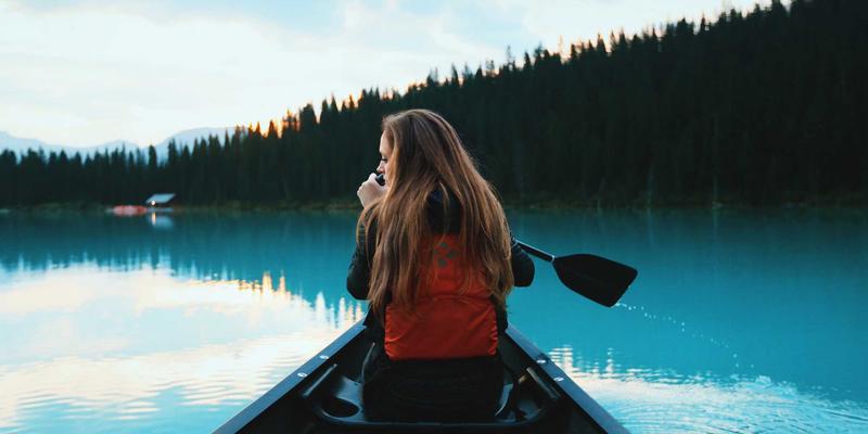 ISTUI48卡片式布局解析：重塑现代UI设计的模块化思维